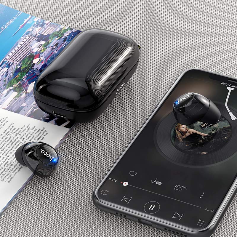 Wireless headset TWS with charging case